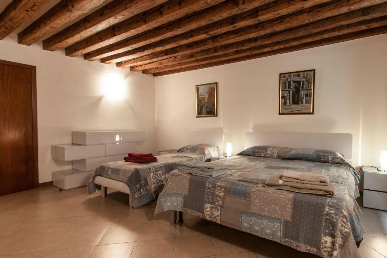 Appartamenti Ca'Giustinian Venice Italy