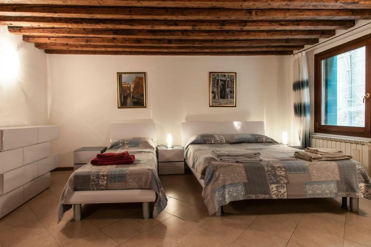 Appartamenti Ca'Giustinian Venice Italy